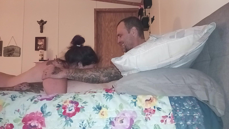 Satin Lady: Даму в атласе трахают, трахают киской и начиняют хуем Jrocks