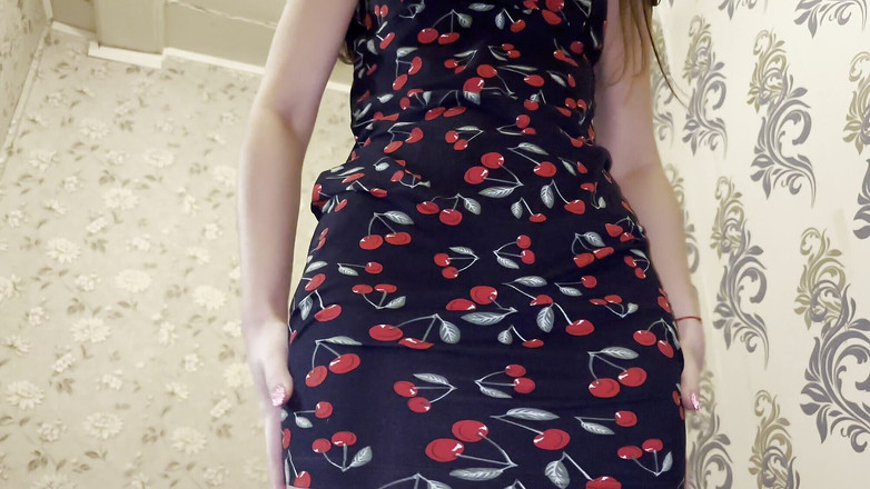 Alexa Holly: パンティーのないロシアの学生