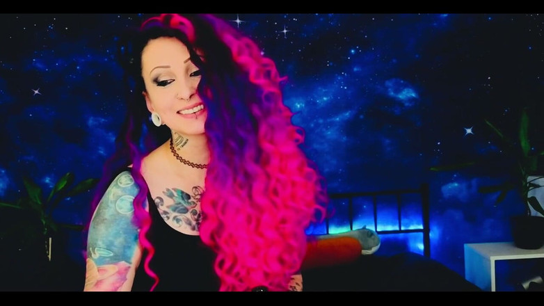 Marta Katze: Miow chwila z mojego pieprzonego strumienia urodzinowego