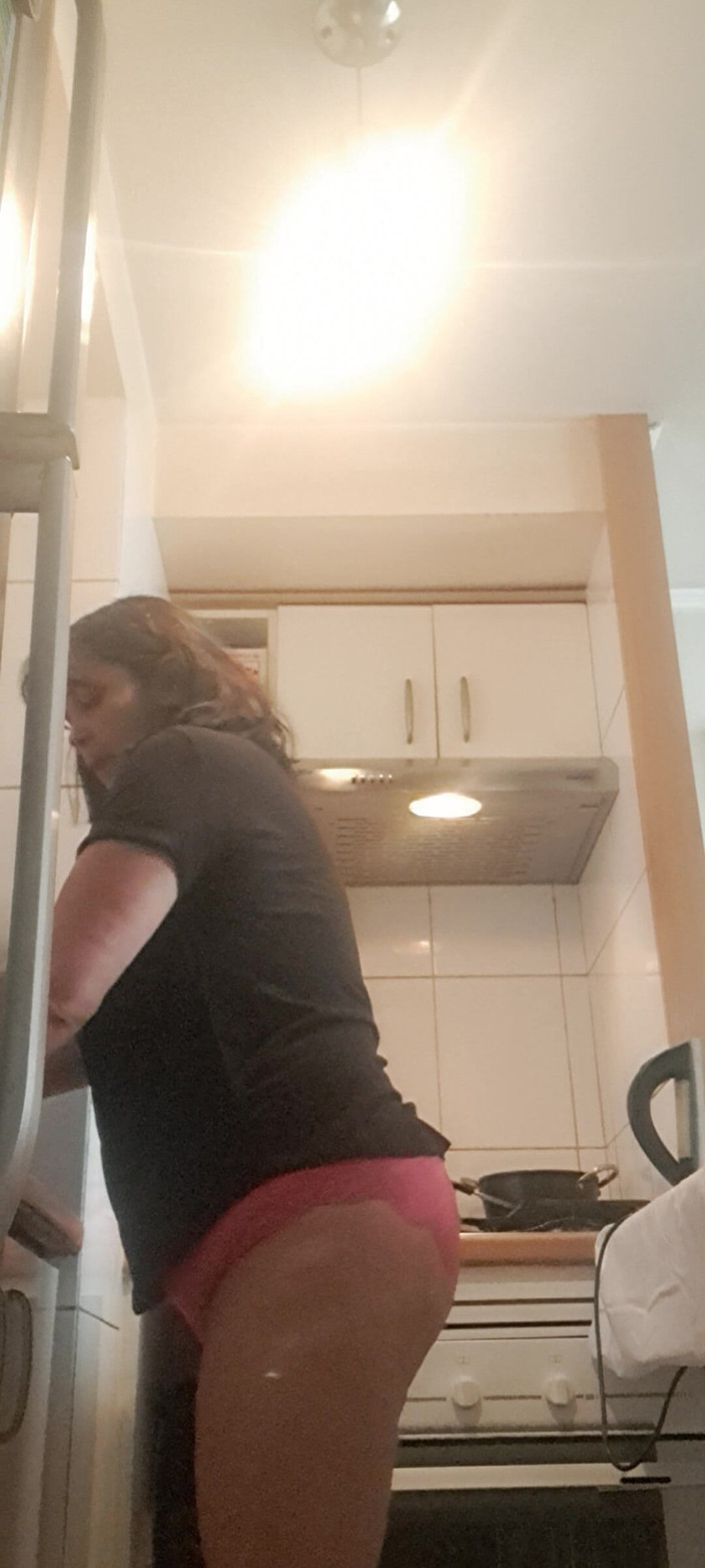 Mommy big hairy pussy: MILF, Cleaning the Kitchen