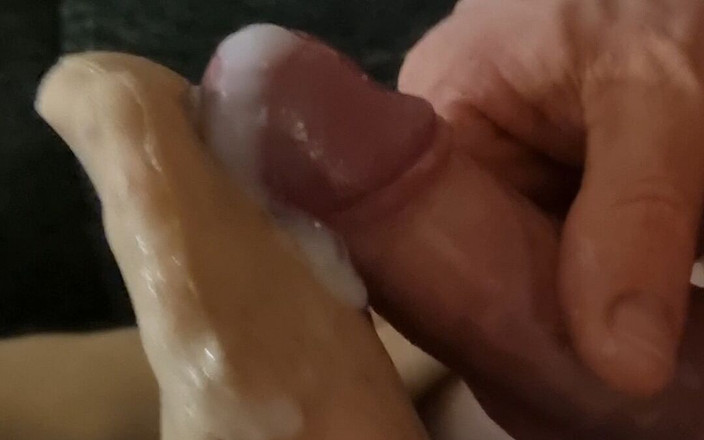 Chichi: Labă cu ciorapi din nailon