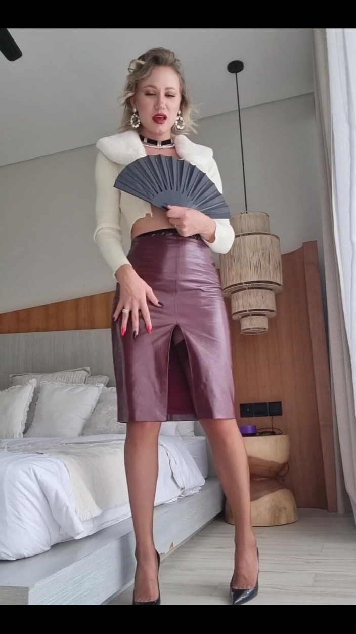 Angel The Dreamgirl: It's a Nice Skirt, but It Doesn't Seem Designed to...