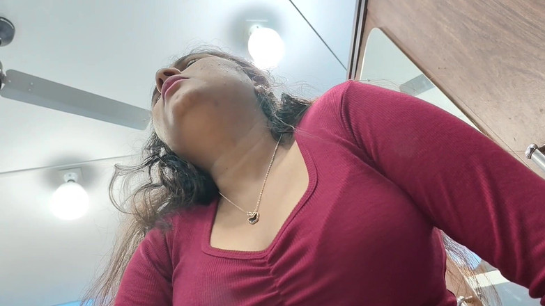 Vaishnavysharunraj: La ragazza malese leccata di figa dal suo fidanzato mallu