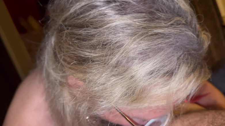 Bonewizzard69: Ratu nympho pengen dientot habis-habisan di hari natal, mainan seks...