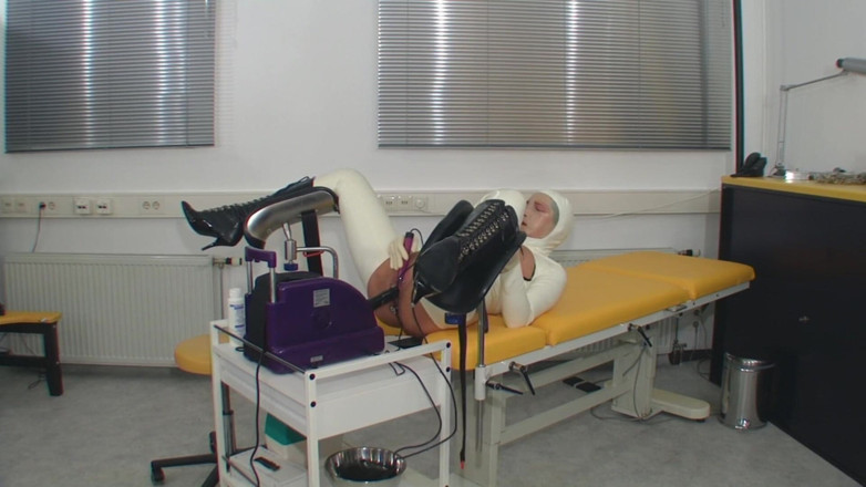 Rubber & Clinic Studio - 1ATOYS: 2 sluts - 2 fucking machines