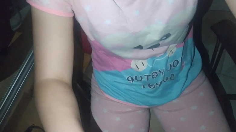 Teen and Milf Female Sex: J'ai baisé la bouche de ma copine puis sa chatte...