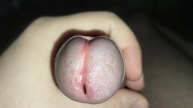 Uhri: La masturbación sin cortar la polla y la corrida de...