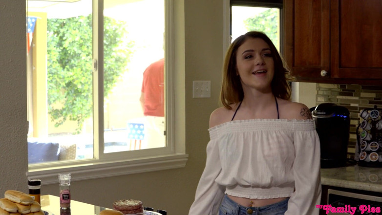 My family pies: Fourth of July Family Fuck - S3:e3