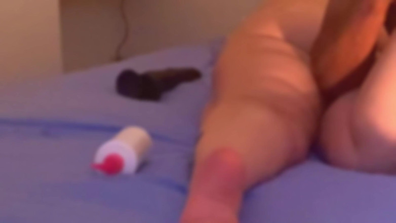 Daddykane: Une directrice cougar à forte poitrine se fait baiser au milieu...