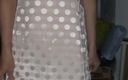 Naomisinka: Polkadot, travesti, robe longue et en satin, masturbation, fétiche