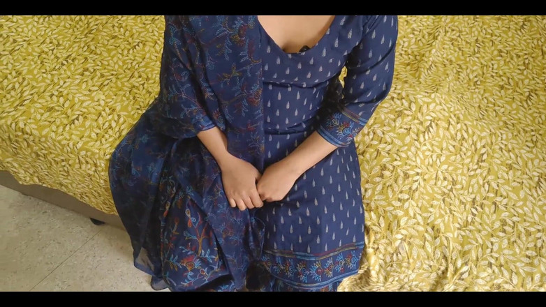 YOURAMRITA04: Première baise ouvertement avec une fille indigène du village quand...