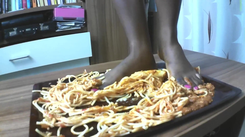Femdom Austria: Italian slave get his food: spaghetti and lasagne of black...