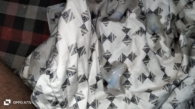 Desivillagegavron: Masturbation nocturne en mémoire de Manju