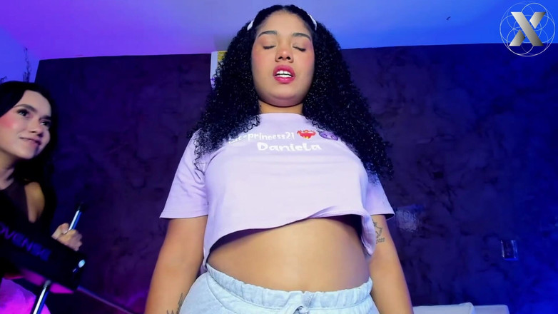 Lesbian Friends: Muschi blasen bis zum Stöhnen vor Lust