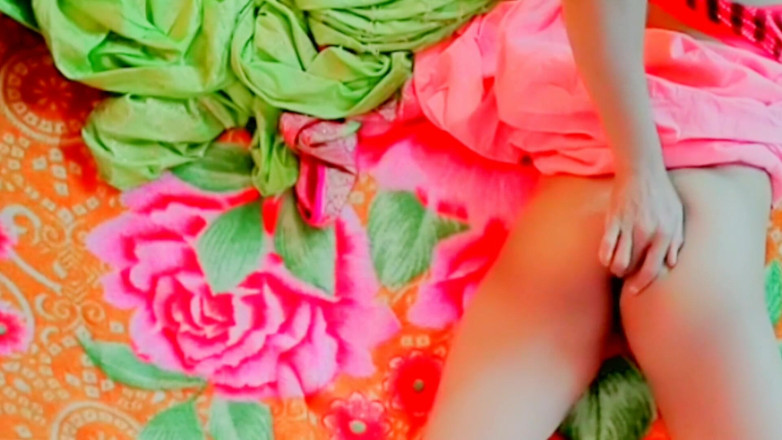 Urvy_99: Urvy Bhabhi playing nude in her bedroom for neighbor of...