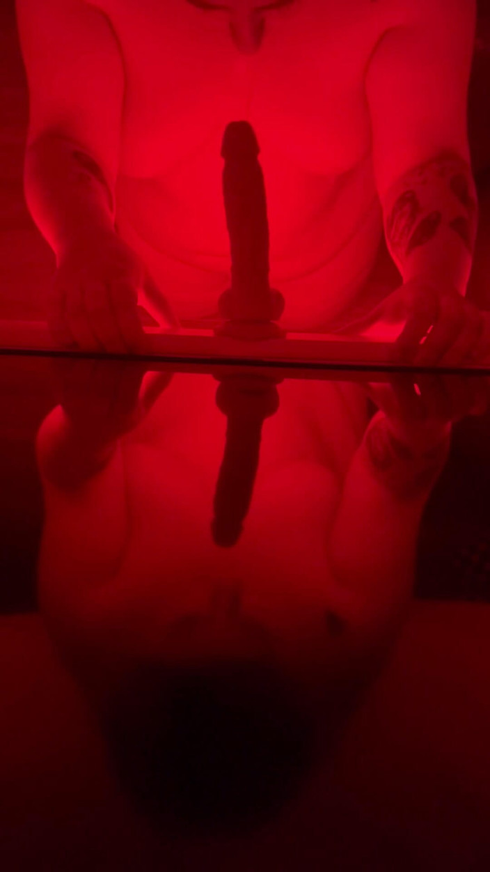 Quinnicide: BBW MILF fa un deepthroat al dildo disordinato punto di...