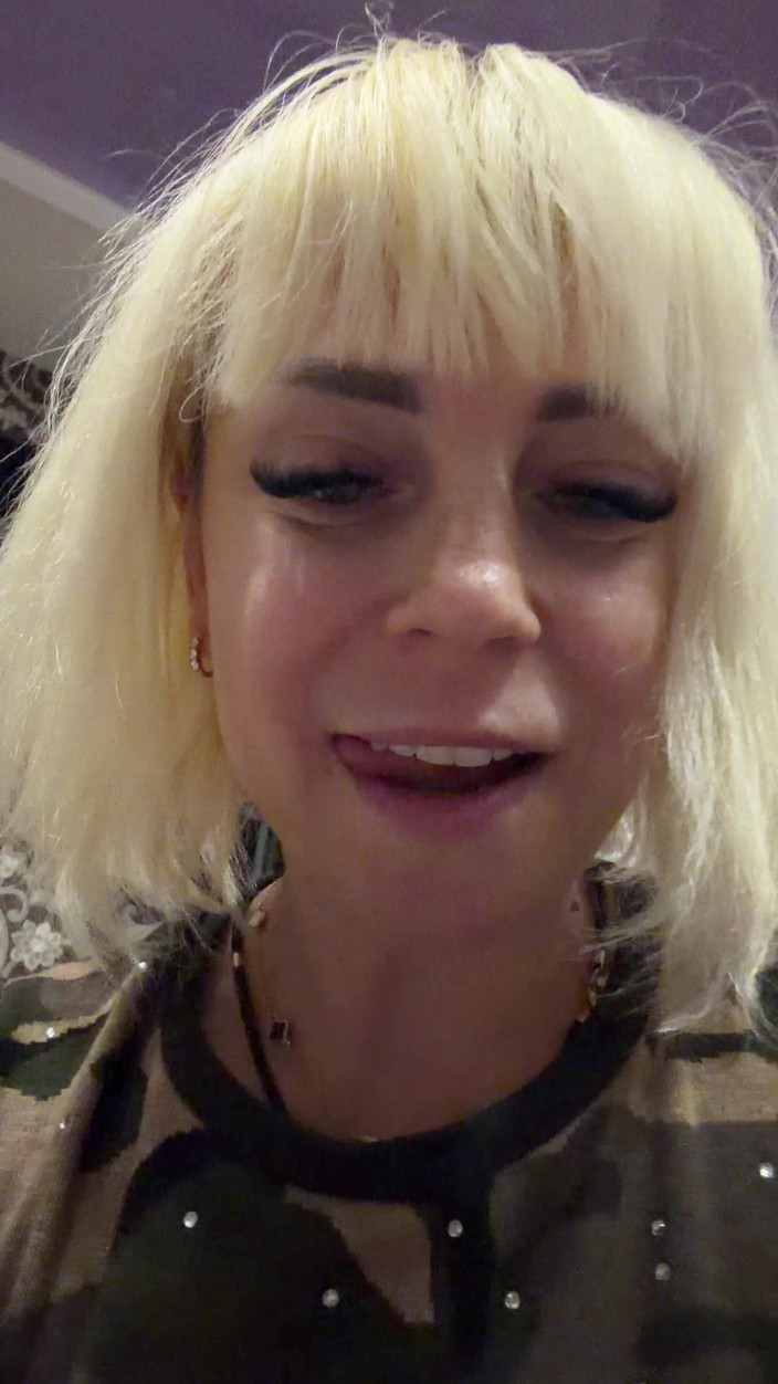 LarisaCum: I Want to See a Lot of Sperm Coming Out!