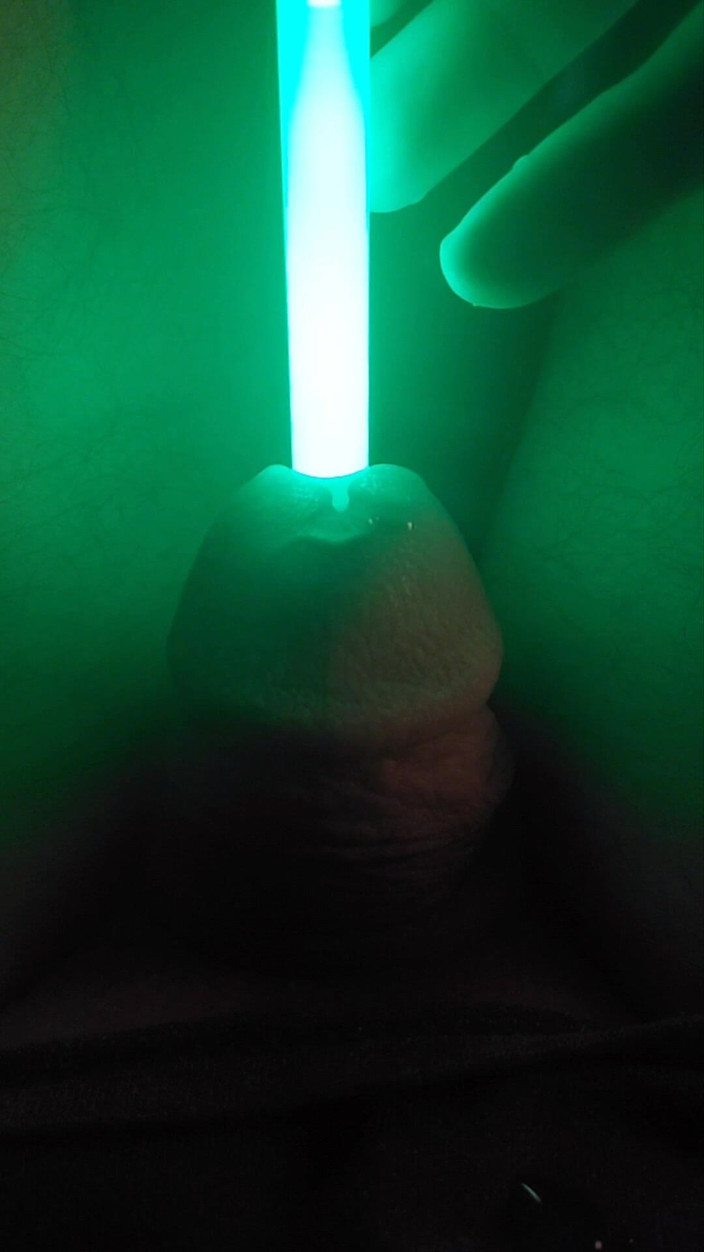 CosmicKastaway: Zvuk s glowstick v My Pisshole