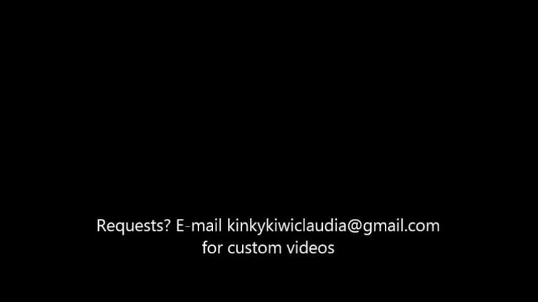 Claudia Kink: Shiny nails and soft hands
