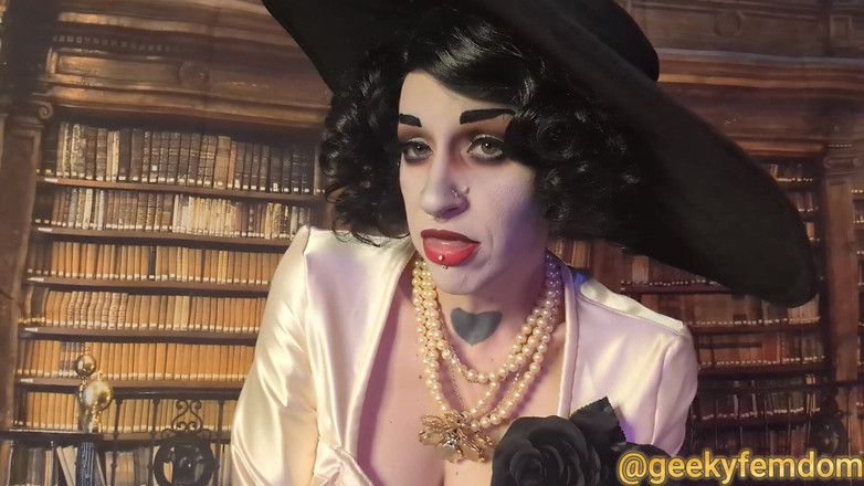 Geeky Femdom: Lady Dimitrescu के पास नाश्ता है