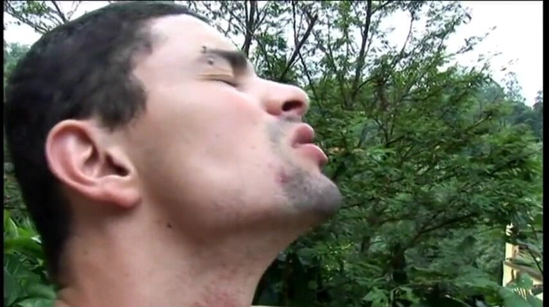 Latina Bang: Broad with bushy cunt takes deep penetration