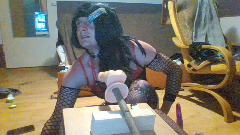 Transetka22xyz: Scopando la macchina del sesso
