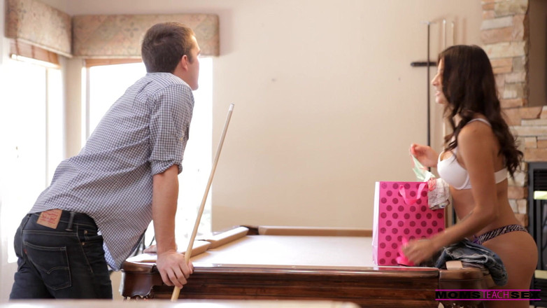 Moms teach sex: Ikuti petunjuk saya - S1:e4