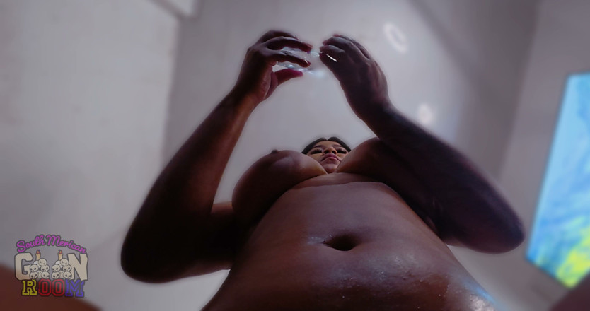 Uncut Lil Midget and Latina Freaky Friends: Horký olej a Goonie Jack pryč