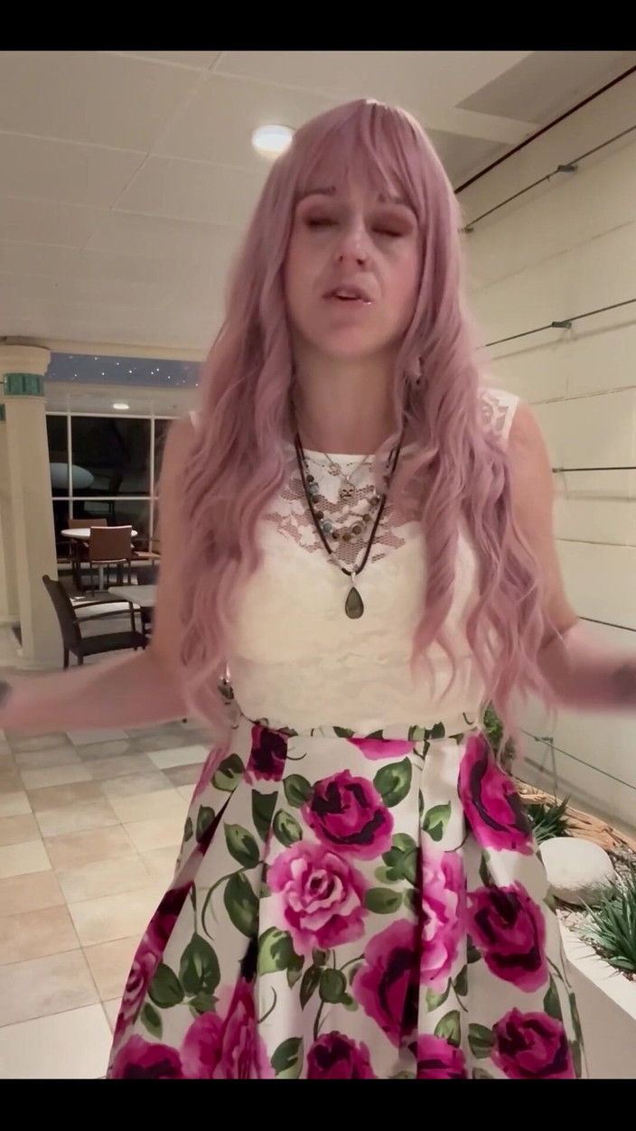 Suzy Wylde: Это извращенка