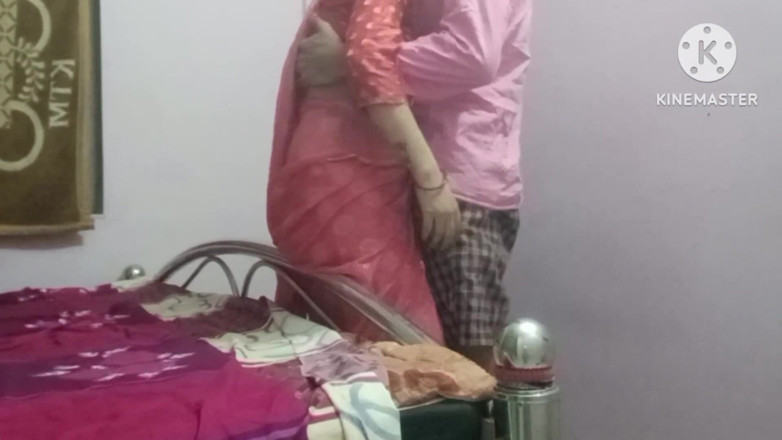 Jink: Bhabi Got Ready and Took Out Her Chut Ki Pani...