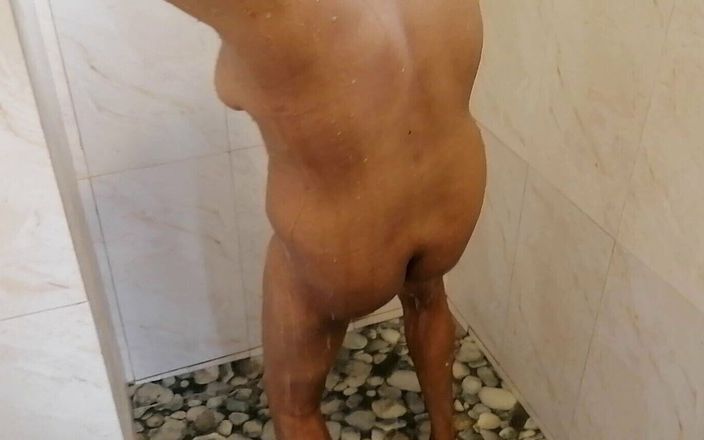 Miya White: Tesão de cadela é fodida em sua buceta molhada por Alex...
