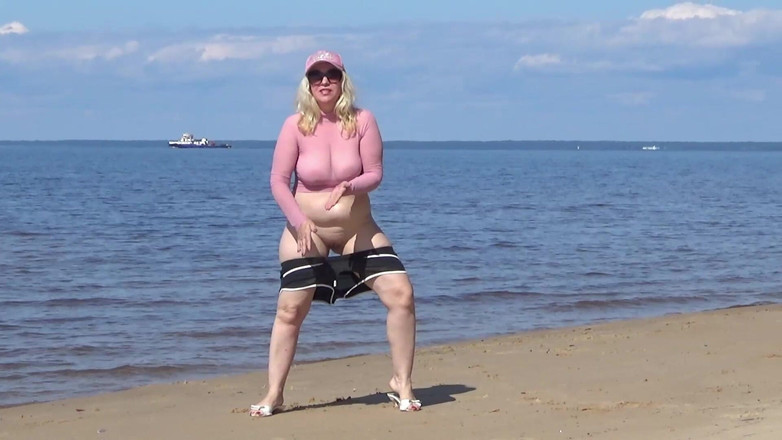 RedRoseRus: Salope Coquine À La Plage