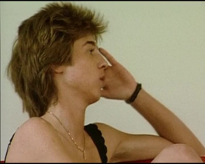 Deutsche Madchen: Dieses amateur-mädchen aus deutschland zeigt ihren körper gerne beim casting