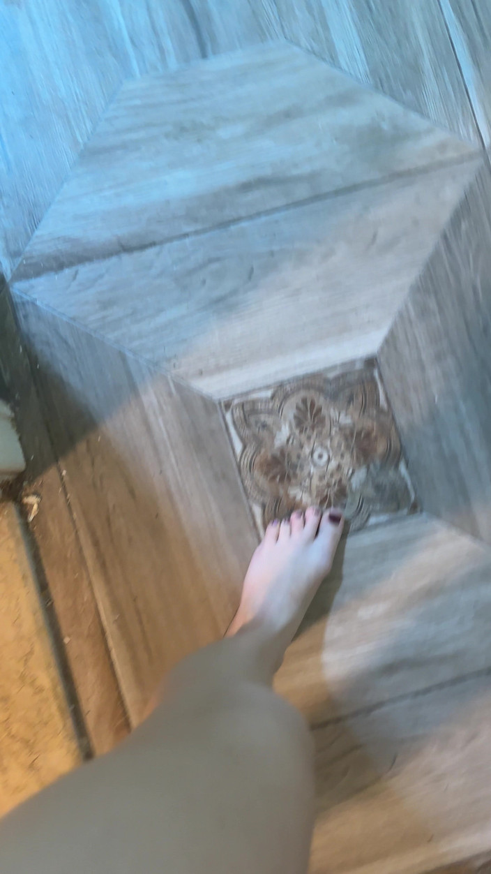 SweetLucy96: Я писаю в стакан и мастурбирую