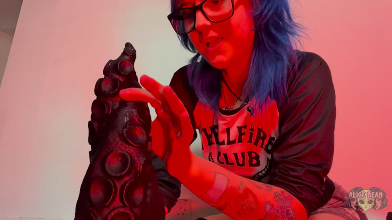 Alice Bean: Cum in the Upside Down