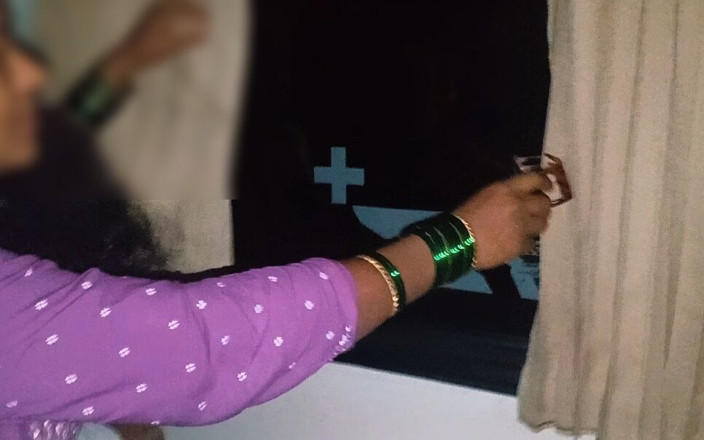Harder299: Risky Blowjob in Ac Bus. Hot Desi Priti Bhabhi.