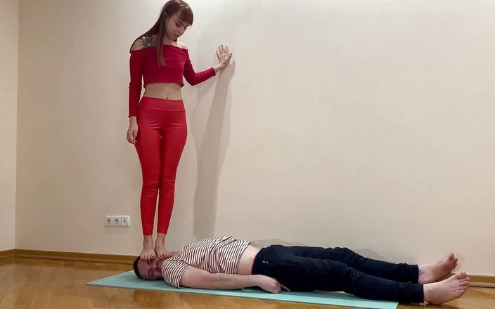 Petite Princesses FemDom: Bratty teen mistress in leather leggings - fullweight head trampling, deep...