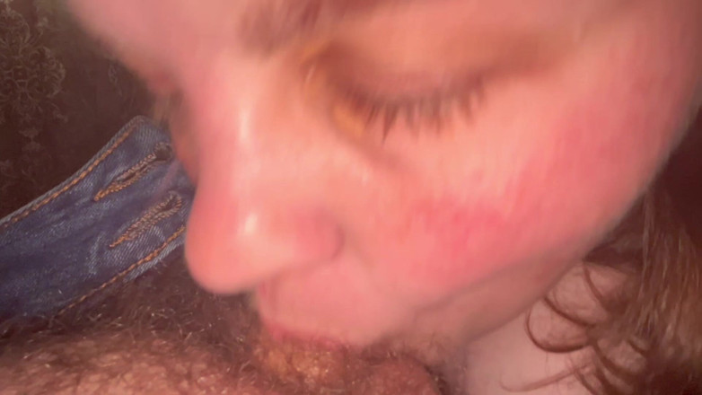 Fat Goddes: Sucking Wifey on the Couch