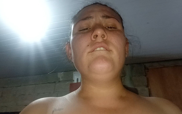 Naomi Simon: 哦，多么糟糕 - 我喜欢你打碎我的屁股 - 这让我很痛，一切都在里面