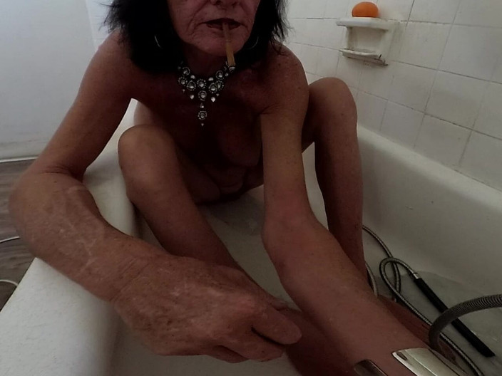 Lizzy Yum VR: Lizzyyum VR Posiadanie orgazmu część 5 Fantasy Kąpiel cipki łechtaczka cycki