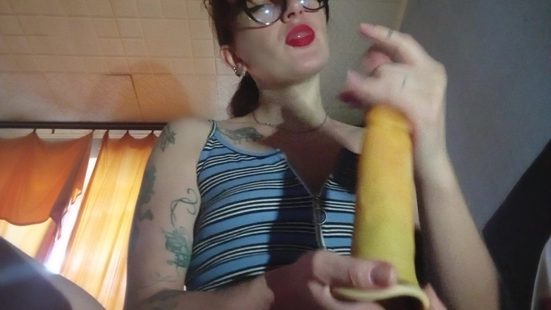 HellENXxOo: Ibu tiri mengajar untuk tersentak