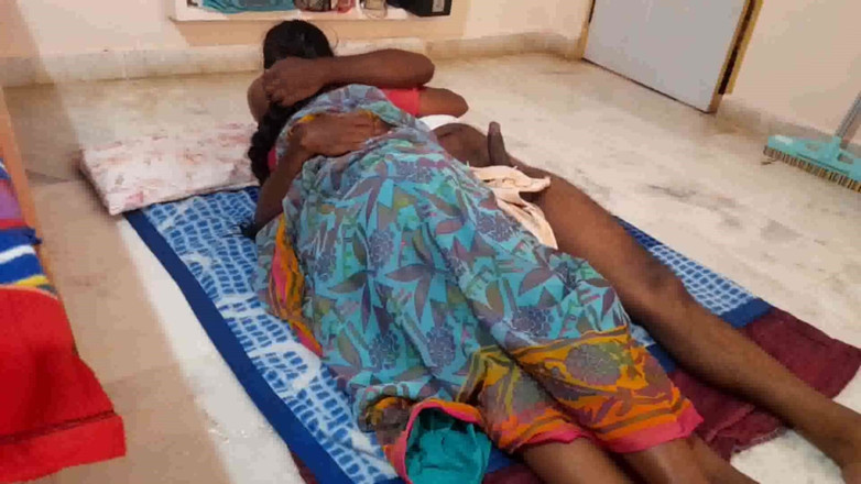 Desi palace: Sexy tante krijgt haar kutje geneukt door vriend