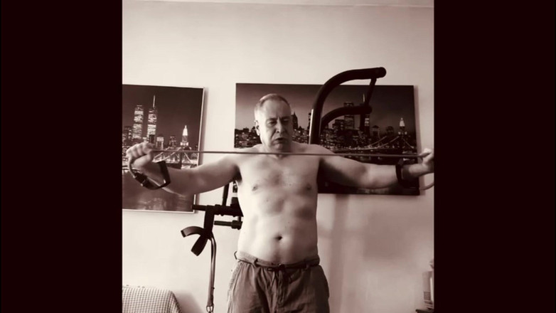 Alex Art: Крепкий Мужичок Мастурбирует После Тренировки