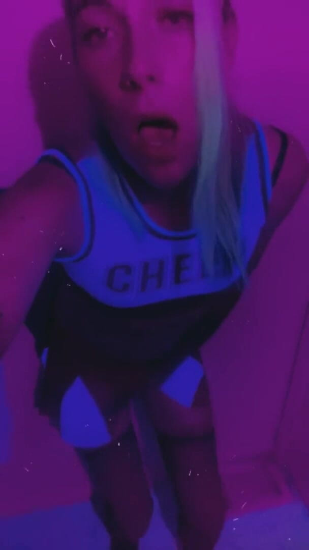 CarmenMelatonin: Sexy cheerleader party girl