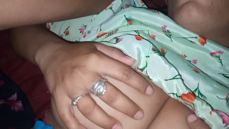 Amrita for you: Bhabhi Ko Chudhai