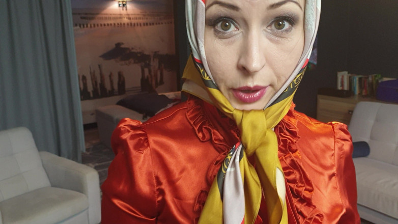 Wanilianna: A Lady in Stockings and Silky Headscarf