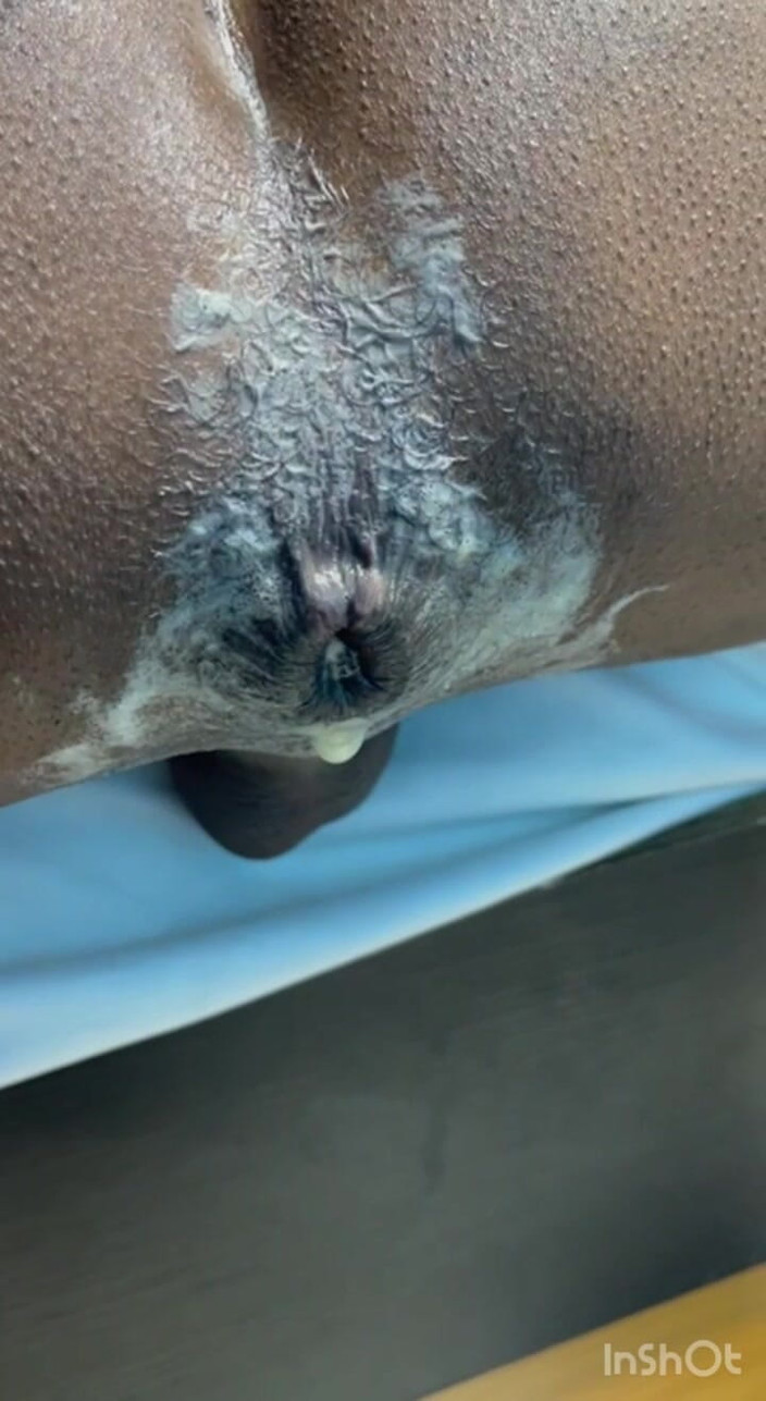 Iamsammy282: 그는 내가 그의 엉덩이를 따먹는 것보다 선택의 여지가 없다고 초대받았어