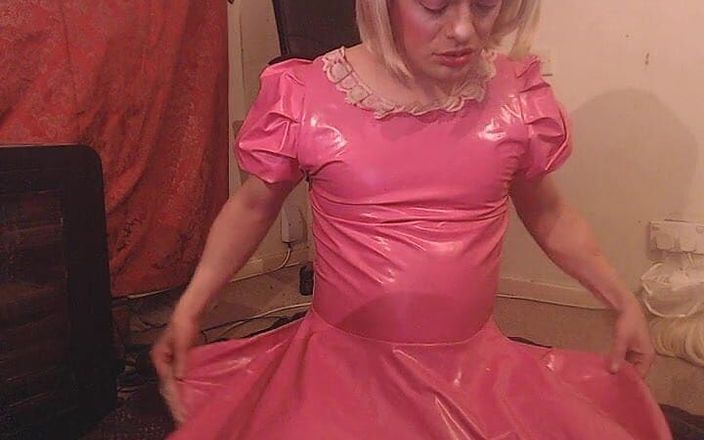 Barefoot Stables: Pathetic Sissy Sits On Vibe