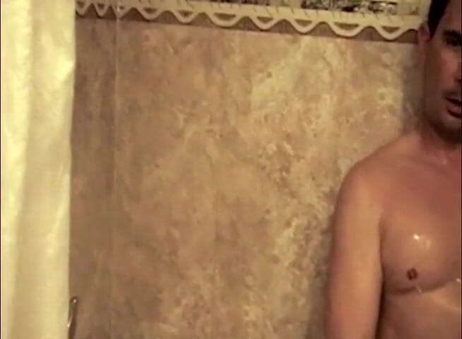 VOP Boys: White dude jerking his cock in the bathroom