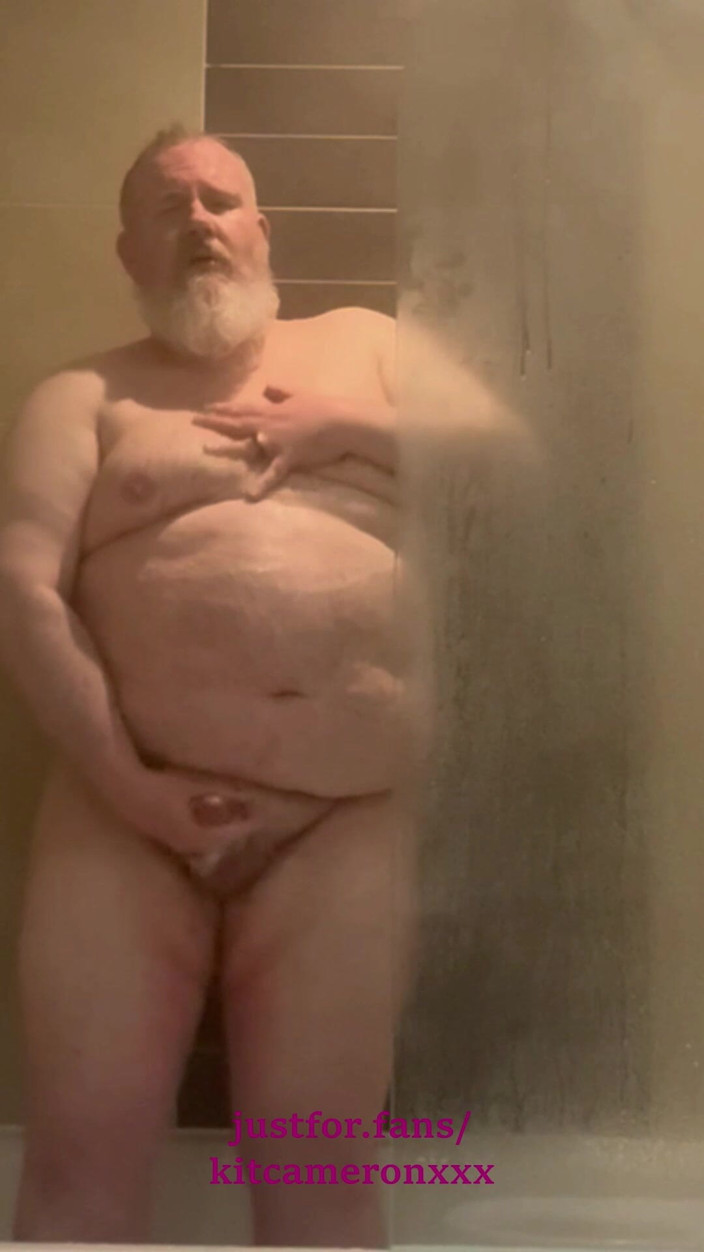 KitCameronXXX: Kit's Hot Shower